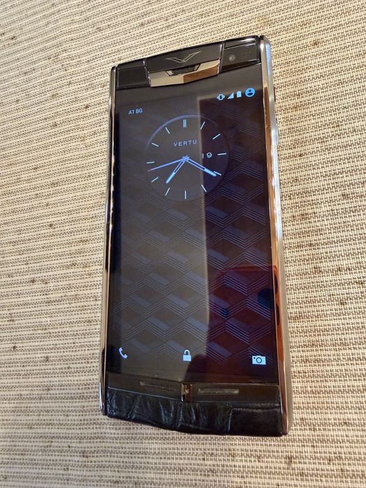 Vertu Signature Touch Alligator