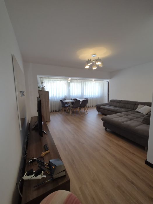 Inchiriez apartament
