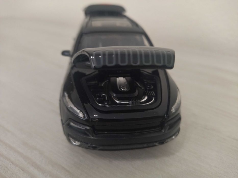 Метална количка Jeep Cherokee !!!