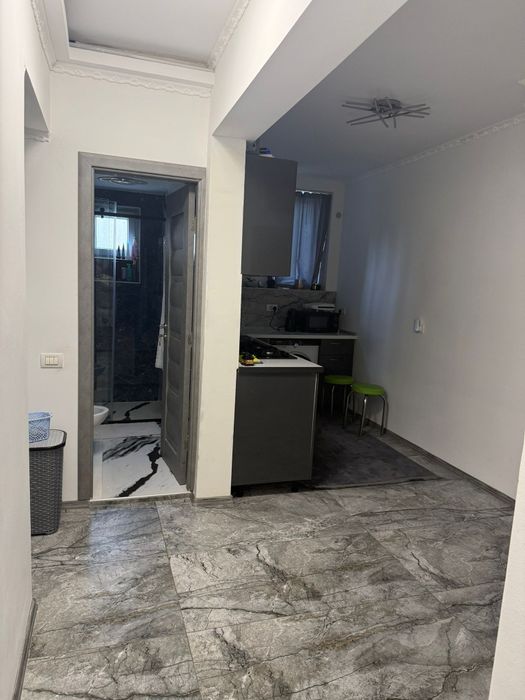 Închiriez apartament pe termen lung