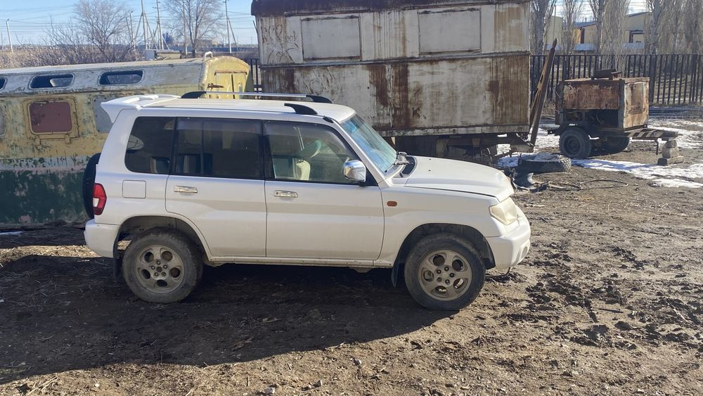 Автозапчасти Mitsubishi Pajero Io