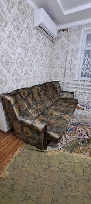 Диван с двумя креслами