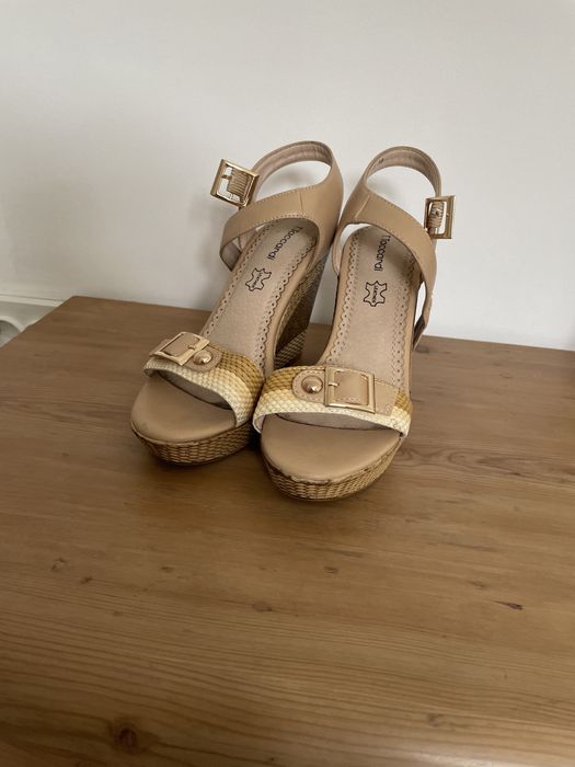 Босоножки женские 38