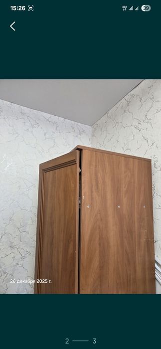 Шкаф плательный коричневый