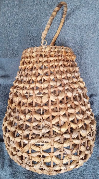 Плетен полилей. дърво