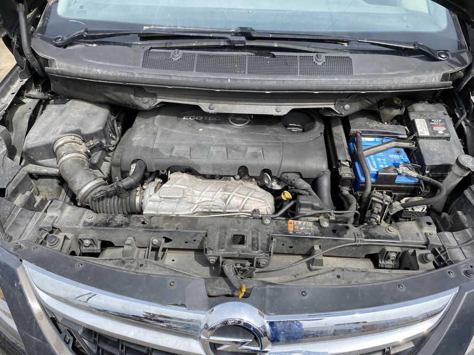 Опел Зафира 2015г. 2.0 cdti НА ЧАСТИ