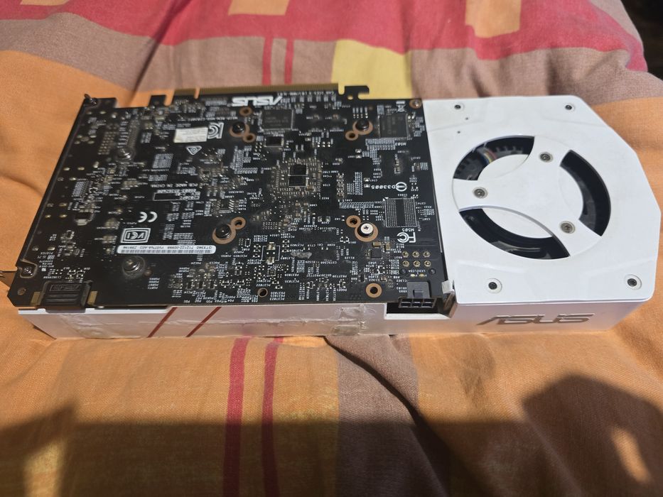 Продавам ASUS GTX 960 4GB Без забележки