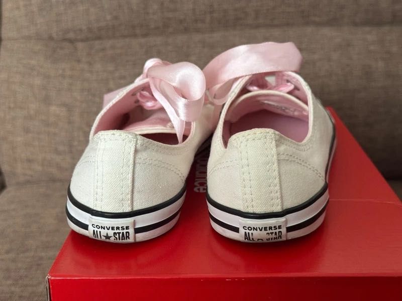 Converse All Star low cu șiret satin roz mărimea 38.5