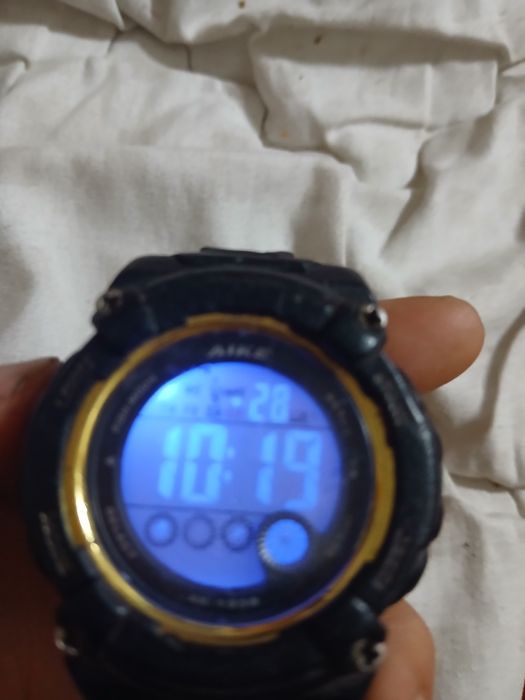 Продам часы водонепроницаемые