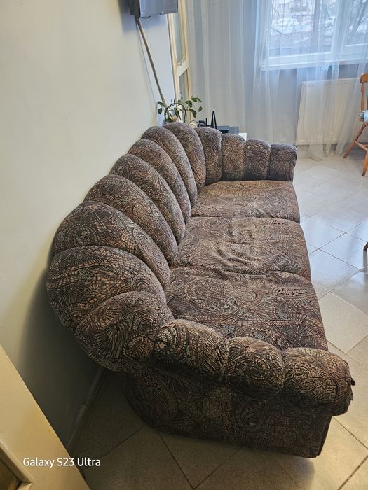 Разтегателен диван-спалня