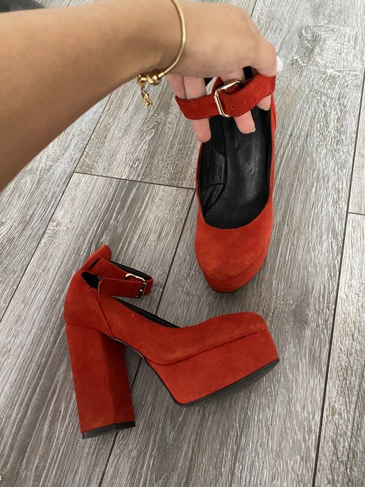 Продаются туфли на платформе в идеальном состоянии