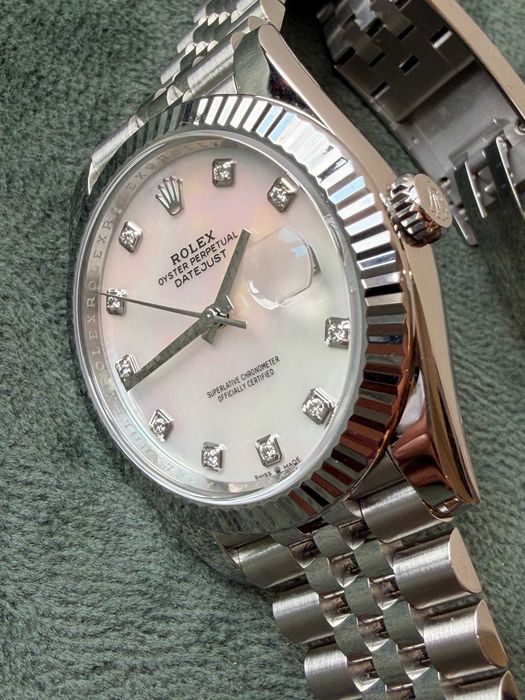 Rolex DateJust 41 126334 Jubilee Верижка с Диаманти и Перлен Циферблат