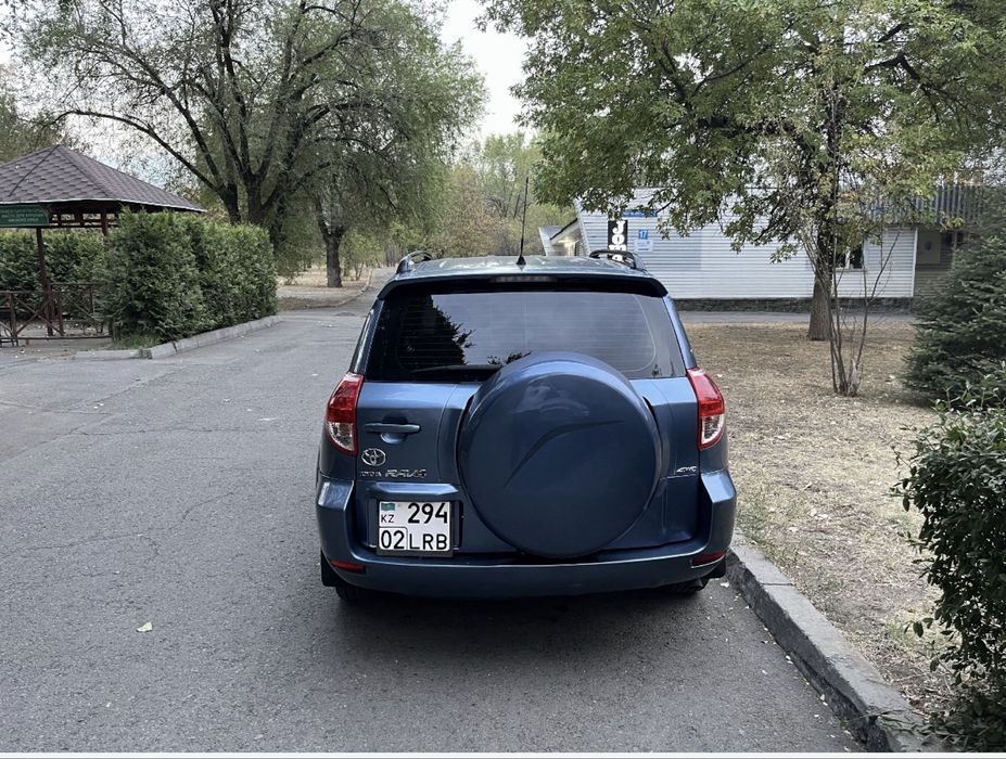 Продам Toyota RAV4