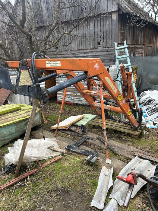 Încărcător frontal STOLL
