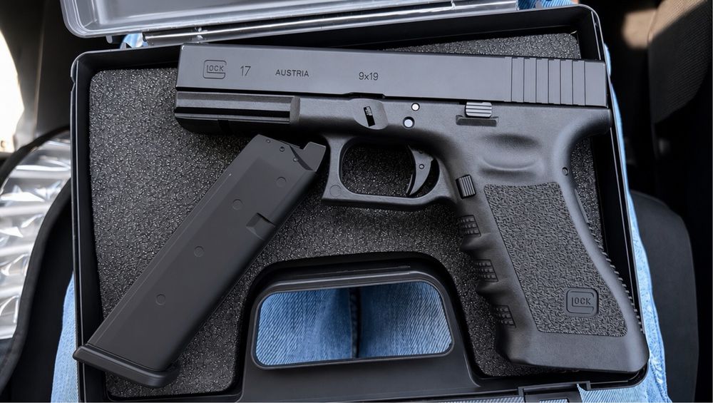 Продавам Оригинална 1:1 Еърсофт Реплика GLOCK 17 PERFECTION Чисто Нов