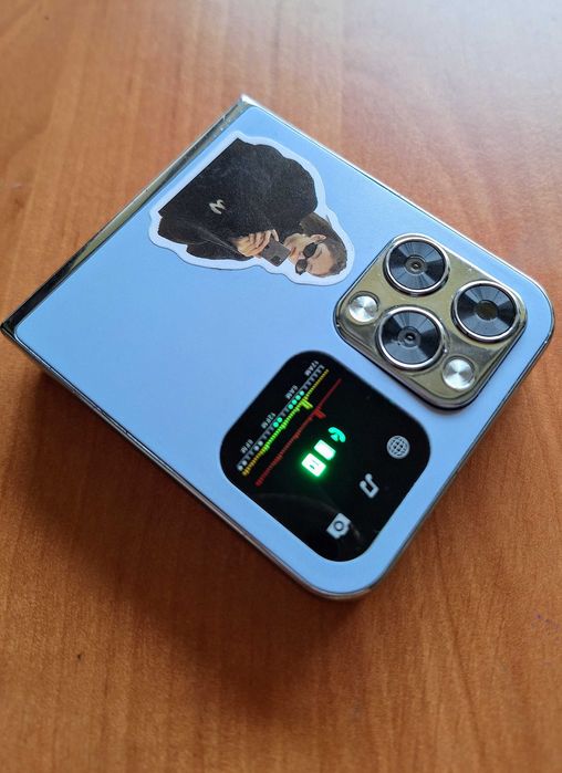 Сгъваем телефон само за 20 евро