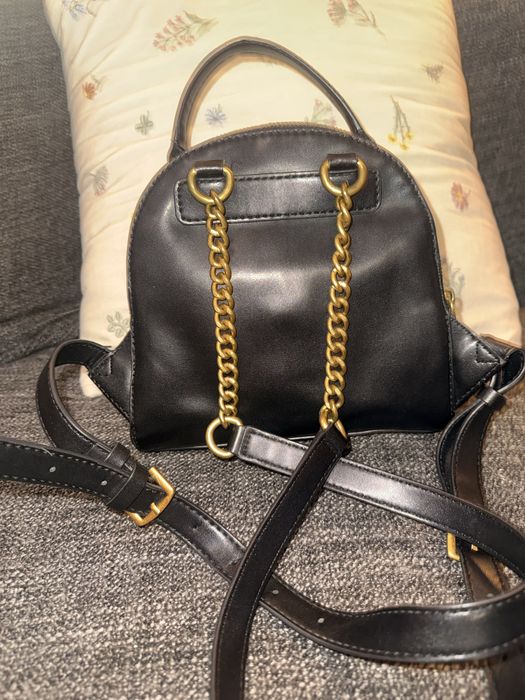 Малка раница Briana от Guess