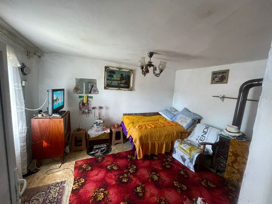 Vând Casă cu teren 3150 mp.aproape de Pitești