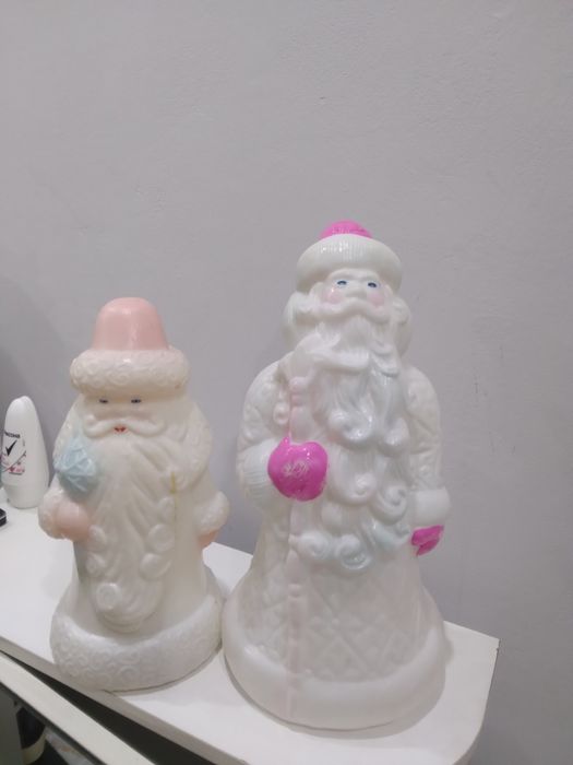 Продам 2 деда мороза.