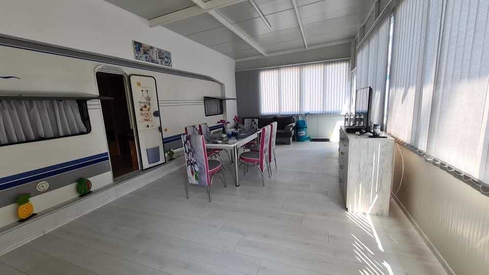 Продавам Каравана