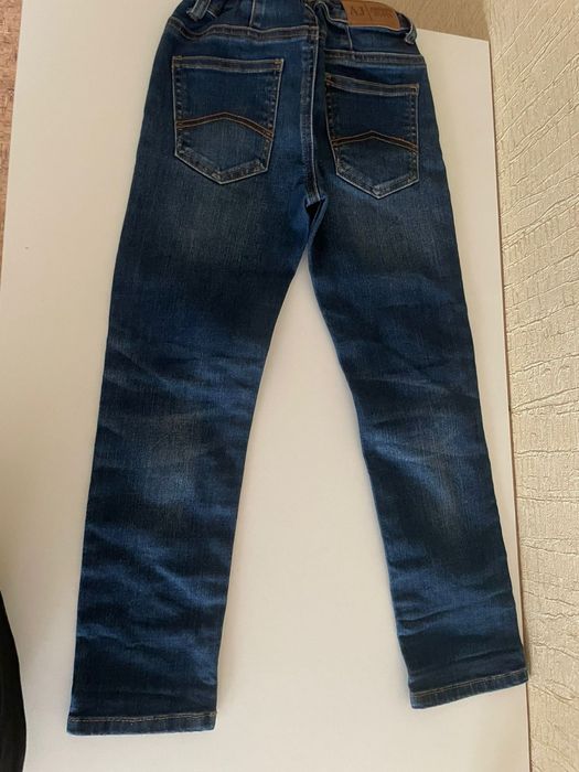 Продам джинсы для мальчика