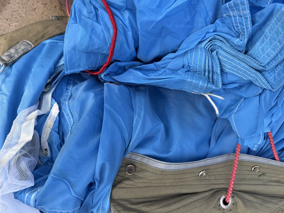 Продавам парашут