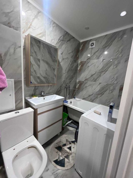 Продам 2 комн.квартиру район (Центральный Стадион)