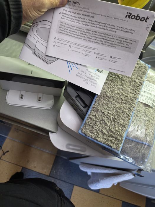 Продавам Irobot braava jet m6 в перфектно състояние