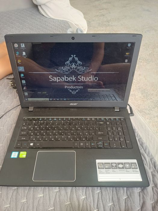 Продам рабочий ноутбук Acer Aspire E5-575G