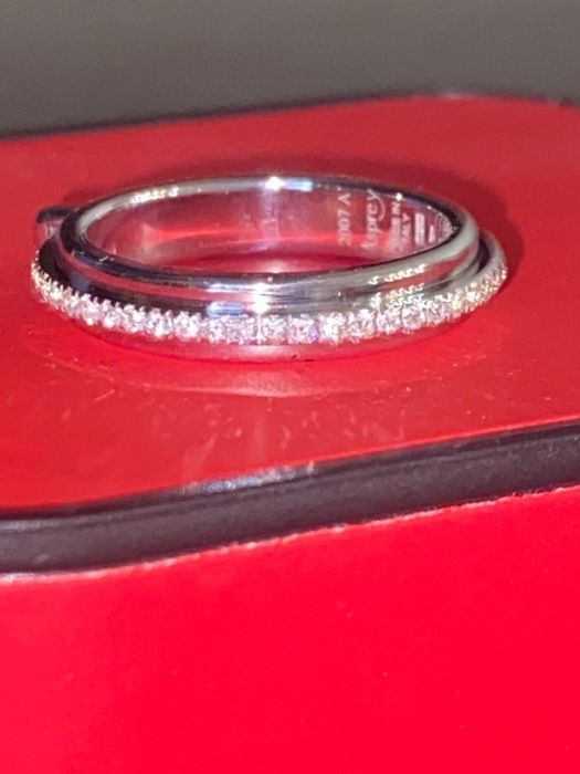 Продам золотое кольцо Италия оригинал