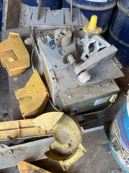 Vând abric- circular 220V