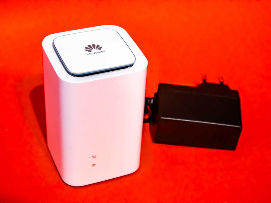 HUAWEI LTE Cube E5180 4G Отключен WiFi Рутер Мобилен Безжичен Интернет A1 Yettel Vivacom