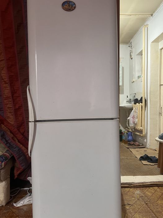 Продам холодильник индезит