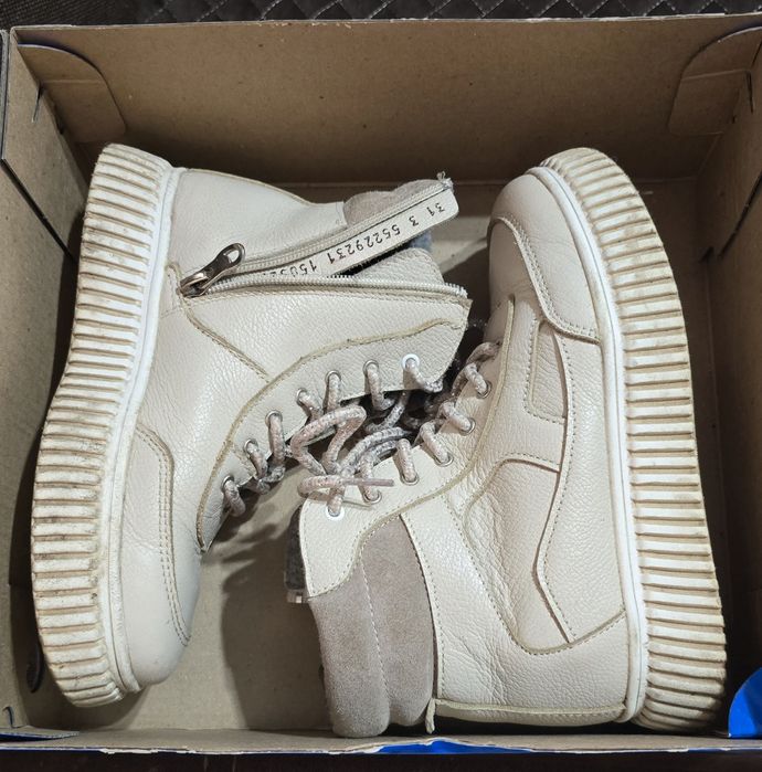 Демисезонные оригинальные ботинки для девочки