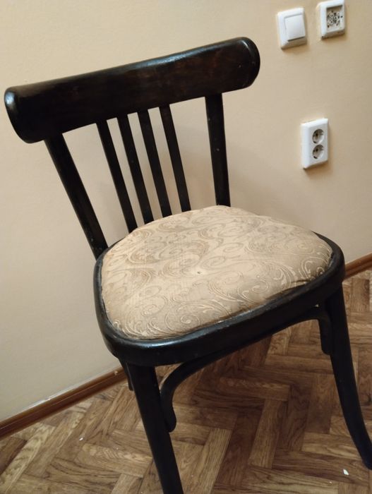 Продам стулья венские.