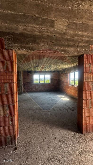 Casă / Vilă cu 6 camere de vânzare