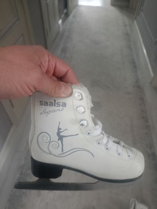 Продам детские коньки размер 31