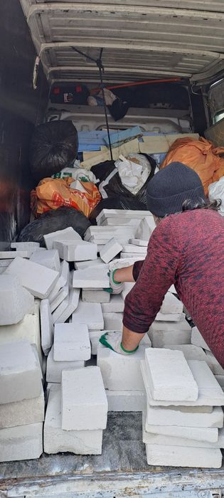 Извозване изхвърляне  строителни и битови отпадъци боклуци до депо