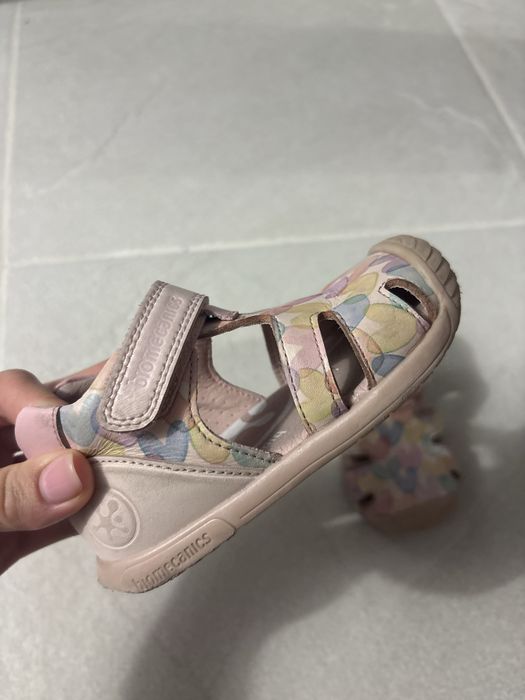 Sandale Biomecanics piele marimea 22+balerini H&M cadou