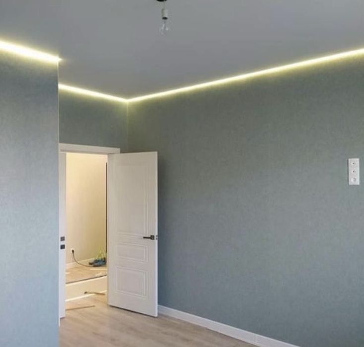 Клеем обои! Качественно!