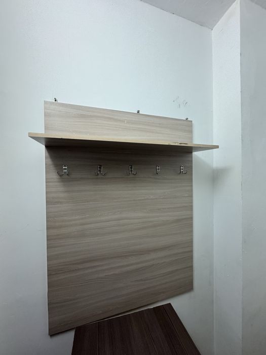 Продам вешалку с тумбой