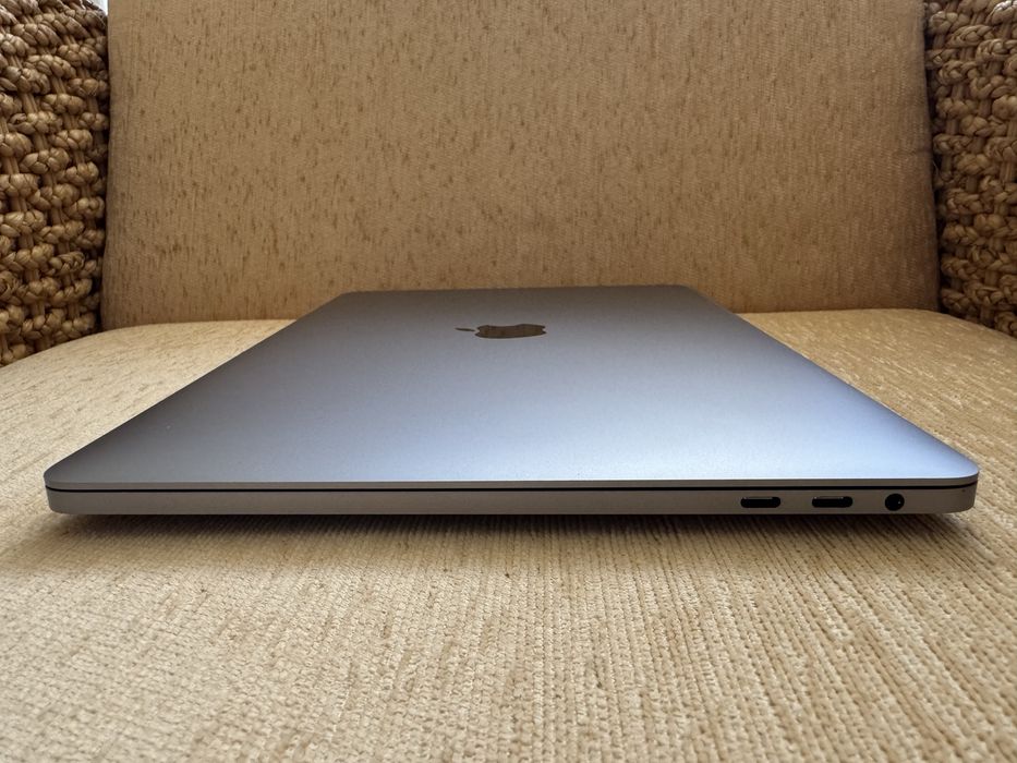 Macbook Pro 13” 2020 i7 16GB 512 SSD - Sibiu