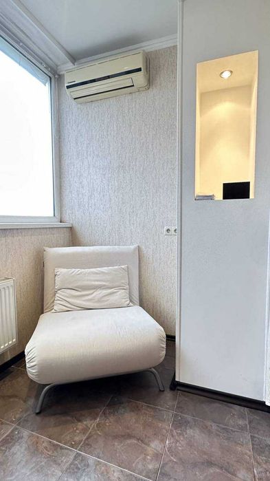 Дава се под наем Двустаен апартамент в София, Център - 56 кв.м за 408 € - Снимка #2