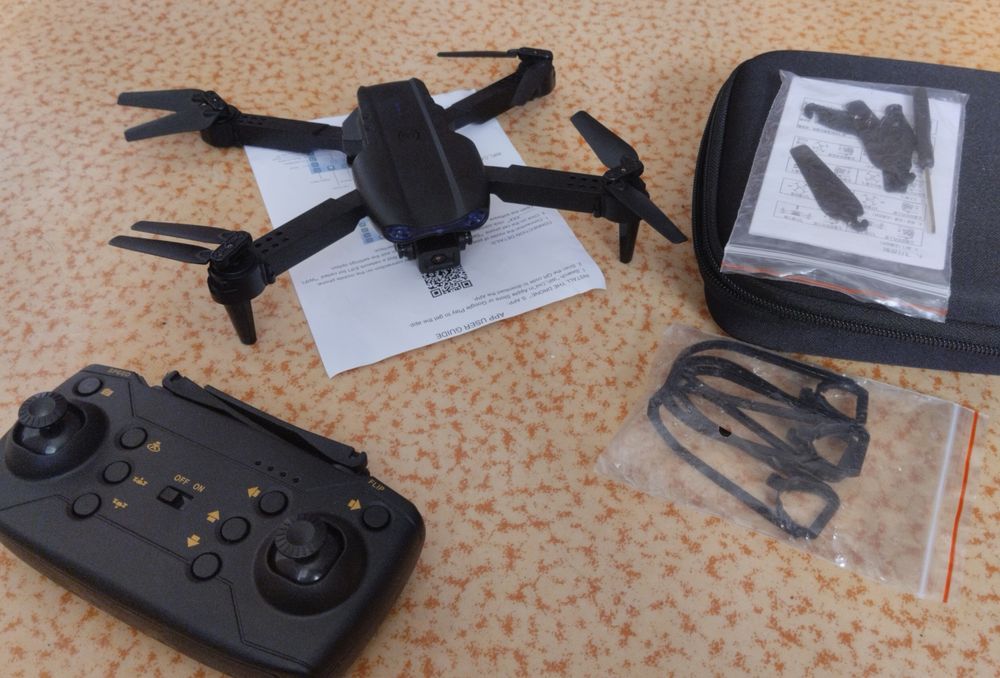 Продам дрон, е88 про, б/у