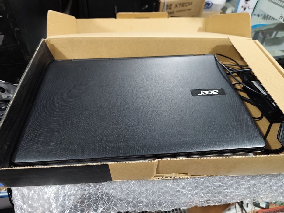 Ноутбук Acer Extensa EX2519  состояние хорошее батарея держит 3 часа