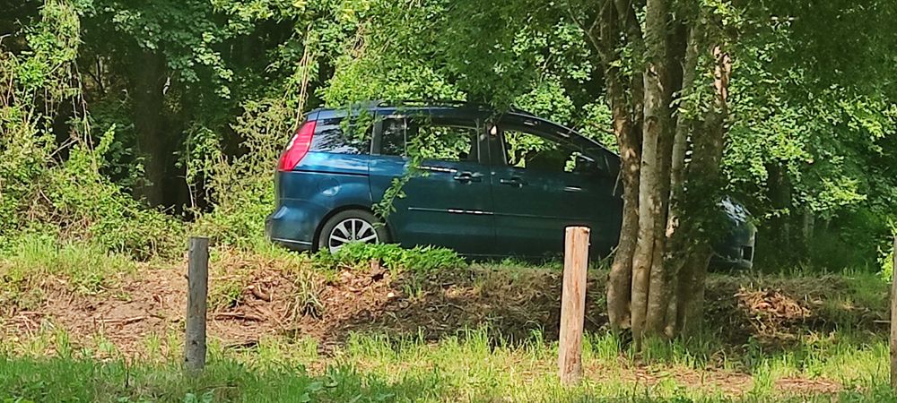 Продавам Мазда-5.