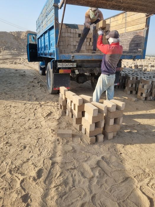 Xom gʻisht pishgan gʻisht Paltara standard  razmerda bor