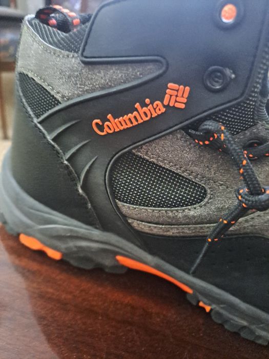 Кроссовки, Каламбия