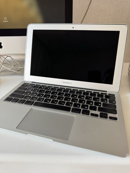 Продам MacBook Air Apple