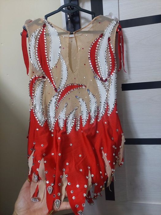 Kupalnik gimnastik qizaloqlar uchun